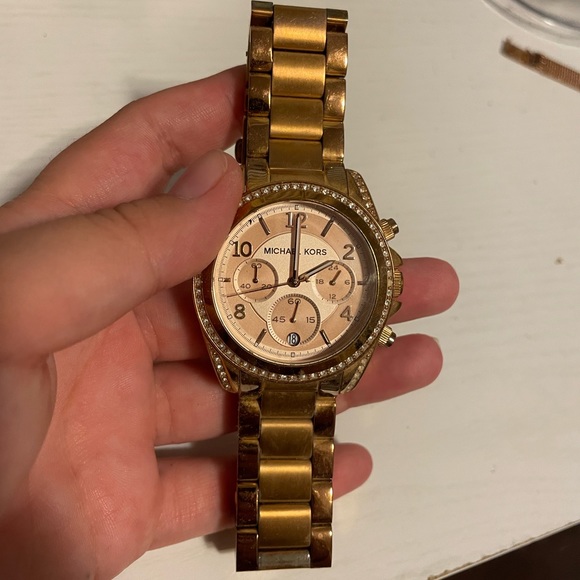 Michael Kors rose gold watch - Picture 1 of 4